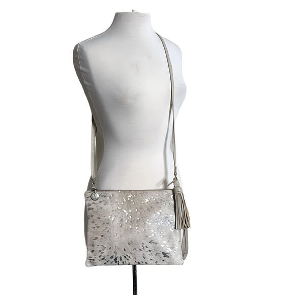 VASH Genuine Cowhide Leather Western Cream Clutch Crossbody Bag w/ Silver Detail - Picture 6 of 11